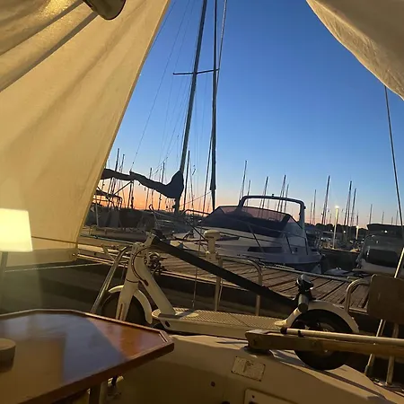 Πλωτό κατάλυμα Yacht Galarne Saint-Raphaël
