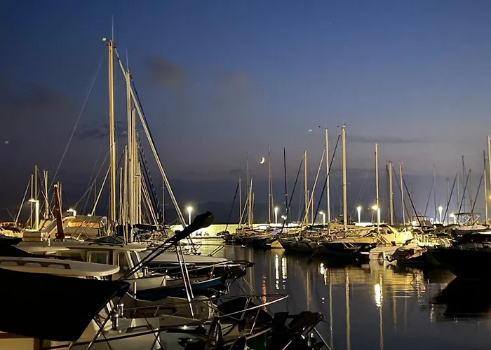 Yacht Galarne Botel *