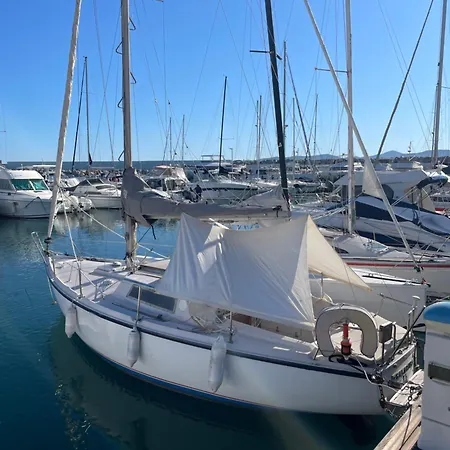 Yacht Galarne Botel