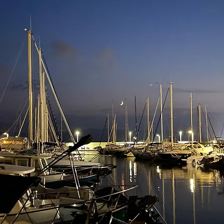Yacht Galarne Botel *