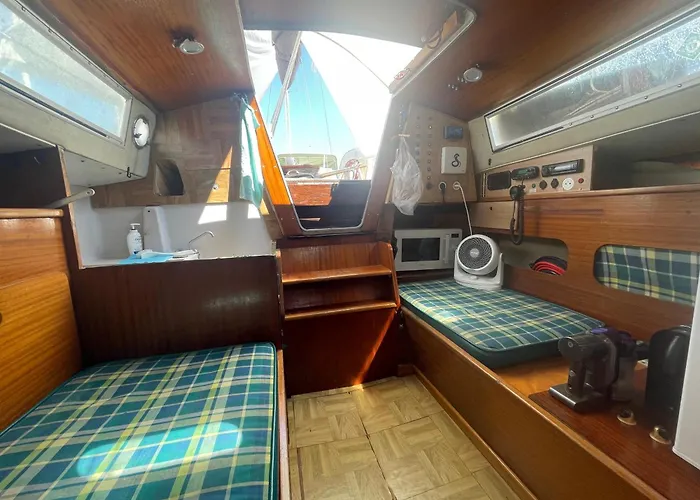 Botel Yacht Galarne *